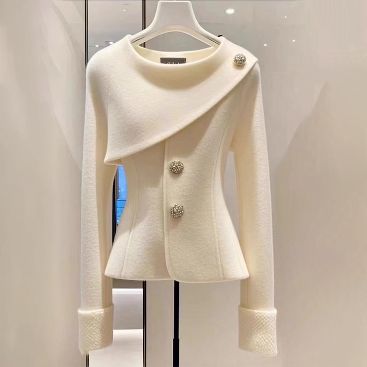 LIV – ELEGANCJA BEZ CZASU KURTKA