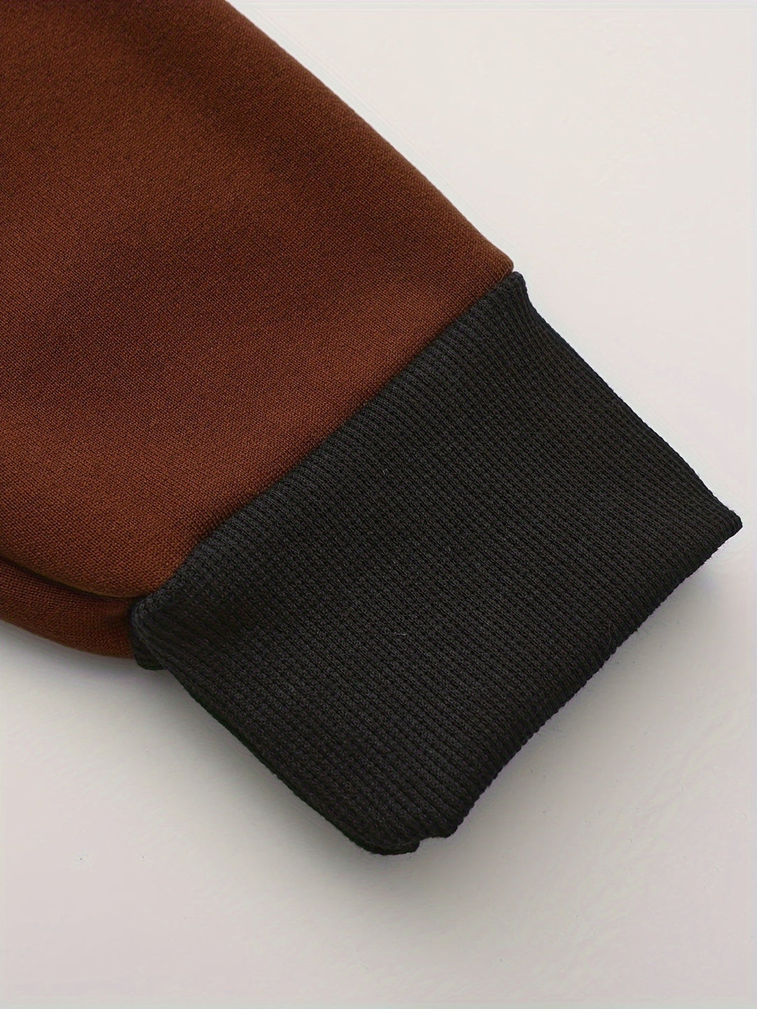 Cedric | Bluza z kapturem z kolorowym blokiem