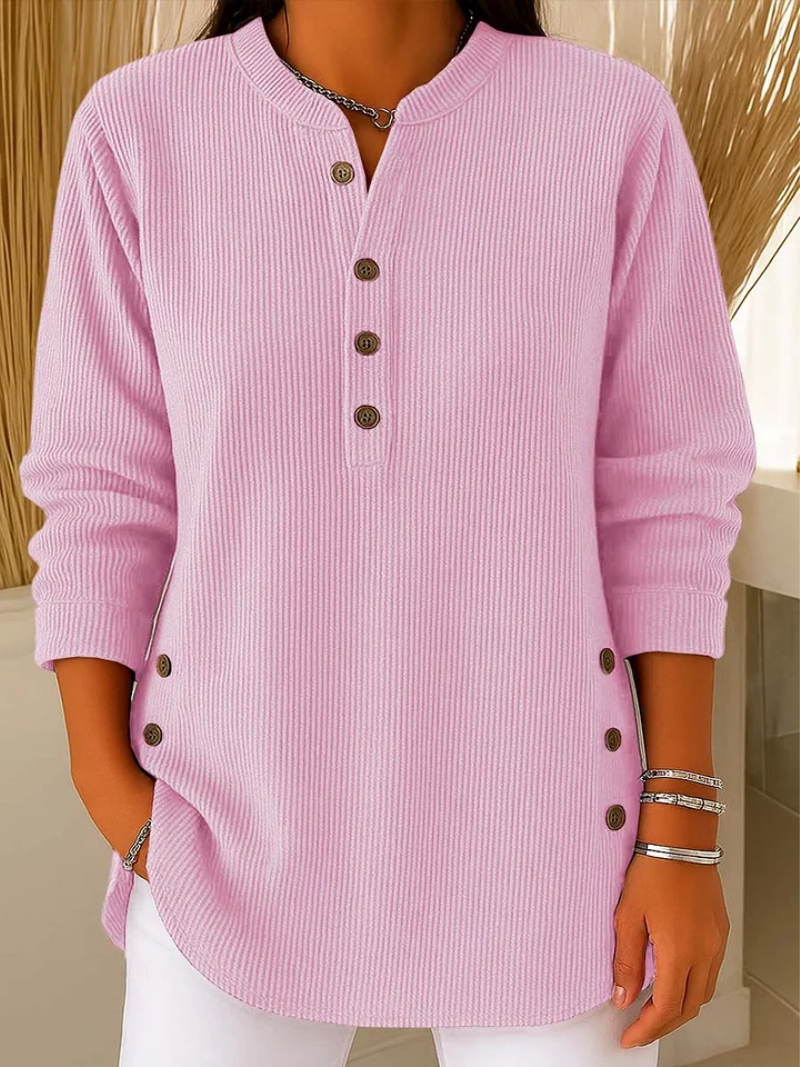 Livia – Sweter z eleganckimi akcentami w postaci guzików