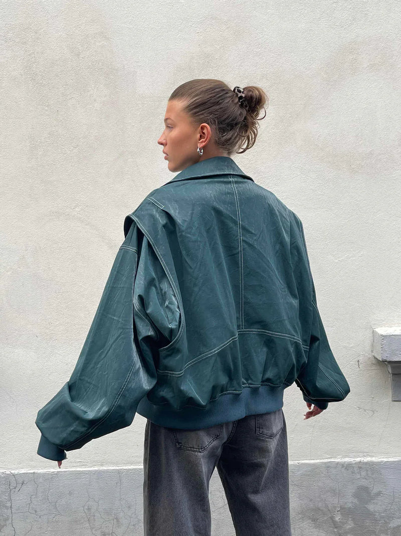 Kontrastowa kurtka oversize – oferta limitowana