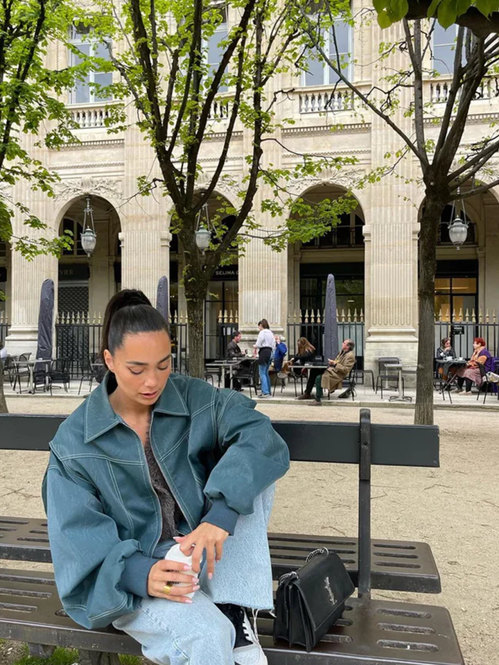 Kontrastowa kurtka oversize – oferta limitowana