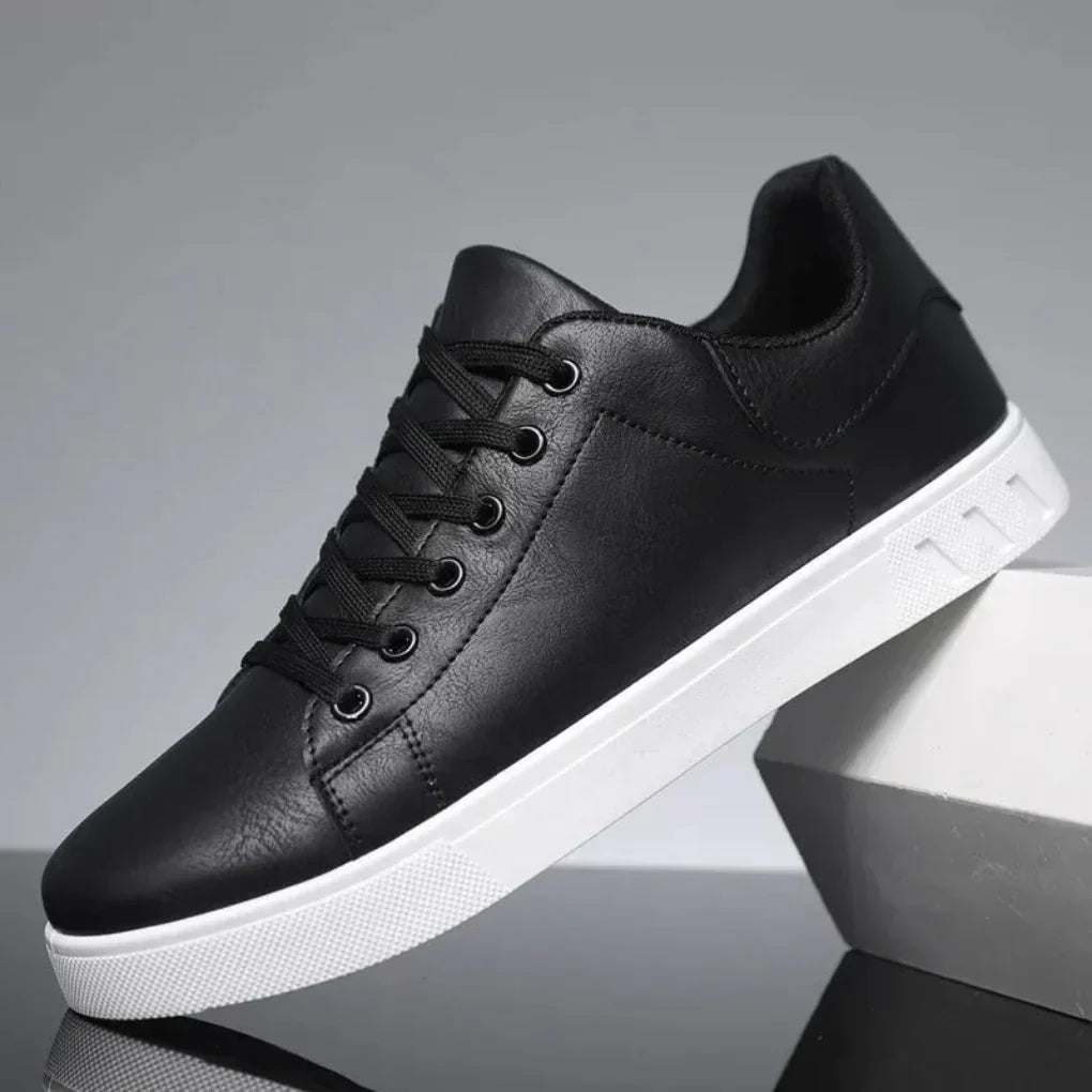 Trwałe Niskie Sneakersy z Metalowym Noskiem